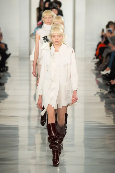 Look 26
